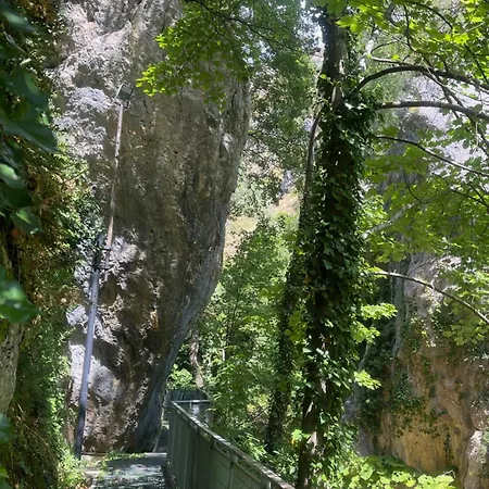 18th Century Samnium Stone