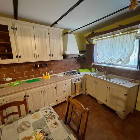 18th Century Samnium Stone Tatil Evi