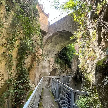 18th Century Samnium Stone