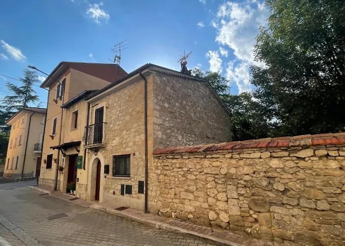 Nyaraló 18th Century Samnium Stone