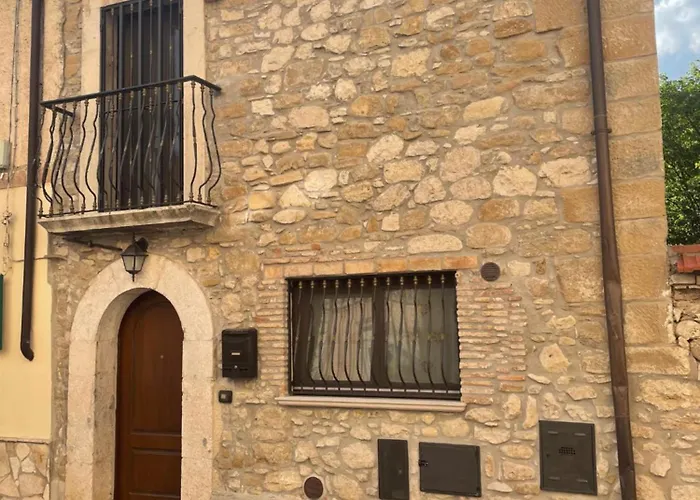 Nyaraló 18th Century Samnium Stone Alfedena