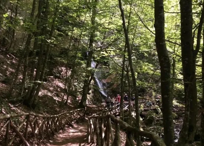 18th Century Samnium Stone Nyaraló