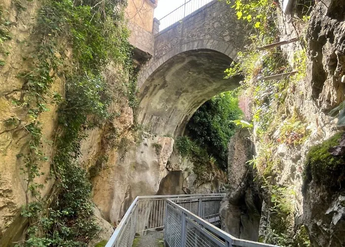 18th Century Samnium Stone