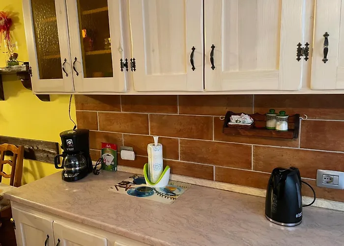 Nyaraló 18th Century Samnium Stone *