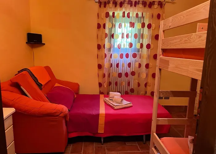 18th Century Samnium Stone Nyaraló Alfedena